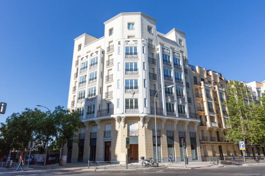 Santa Engracia 129